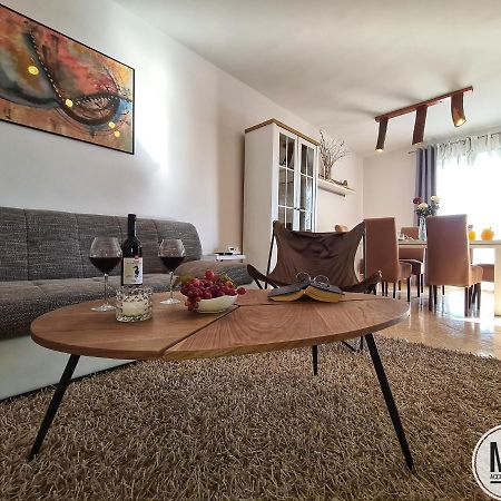 Apartment Valery Pula Exterior photo